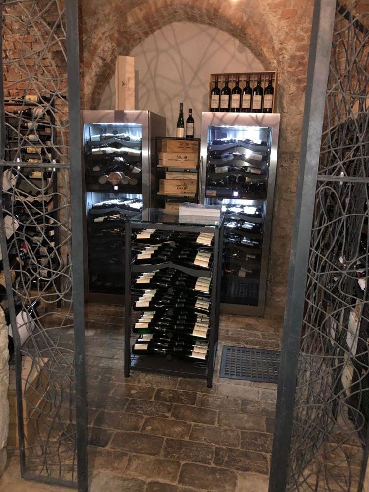 Xi Walk-in individual wine cellar WineBank