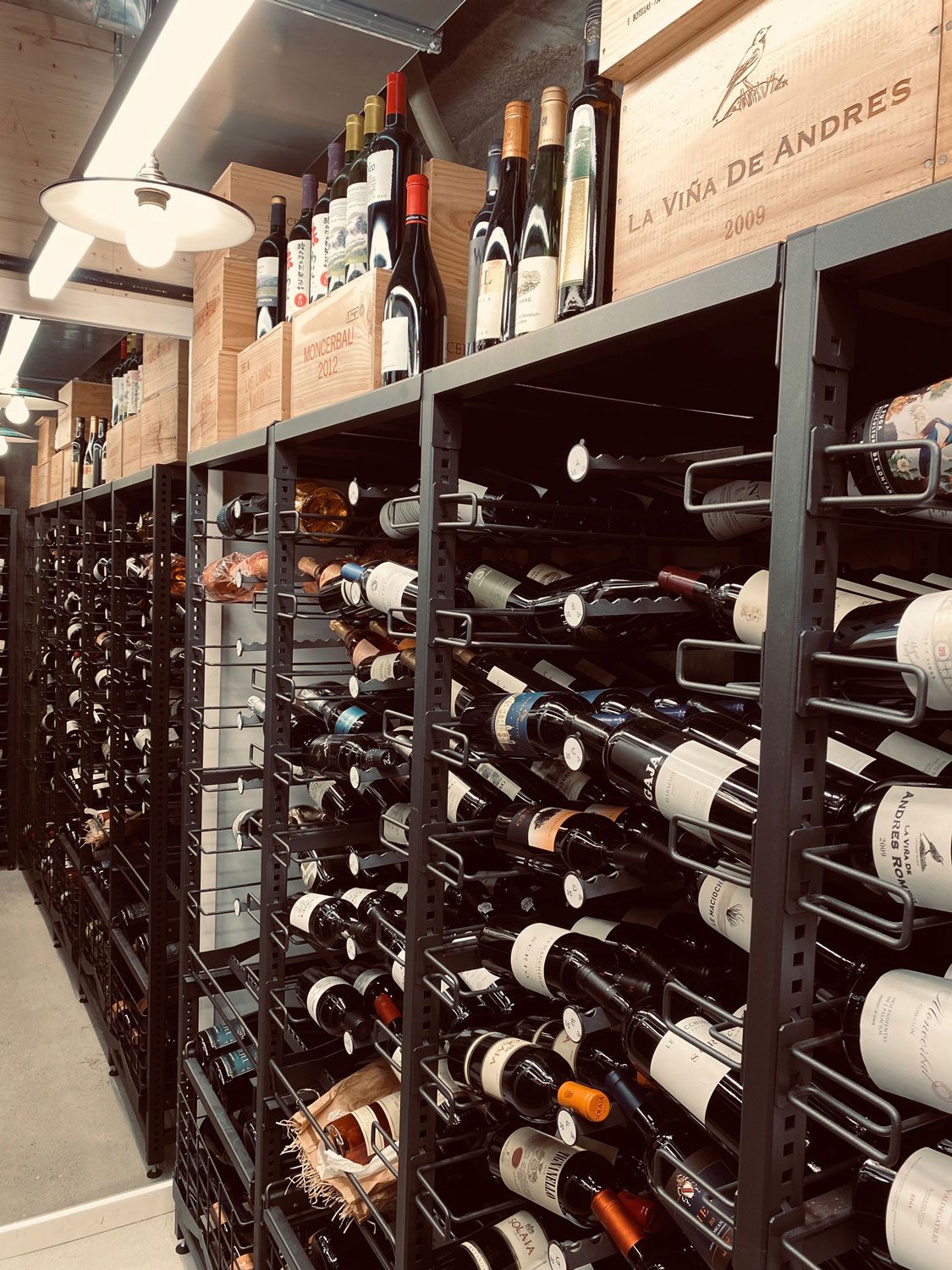 Xi Rack, Xi Walk-in individual wine room Weinbar Storchen