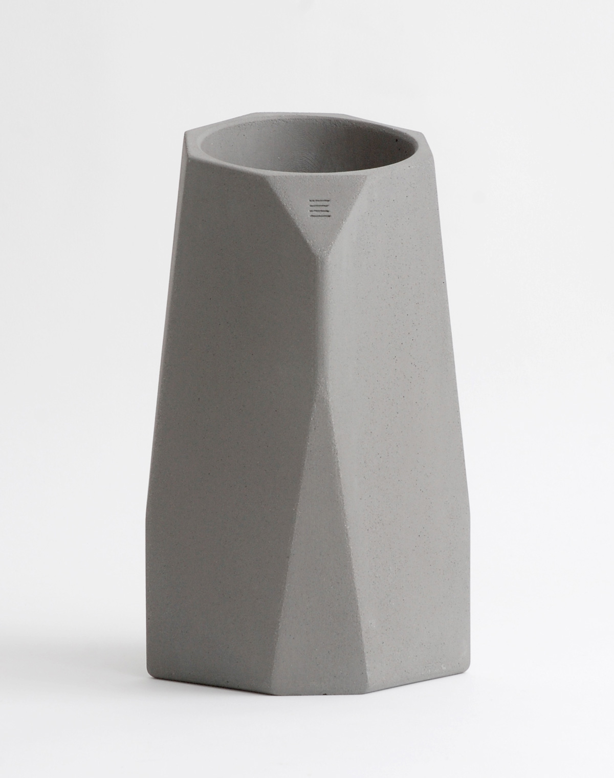 CORVI Weinkühler by INTOCONCRETE Graphite Gray 100004